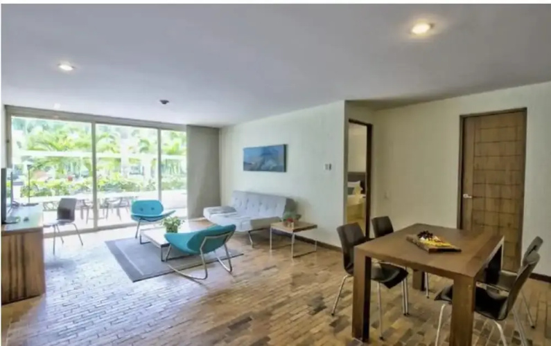 Hotel Tiburon