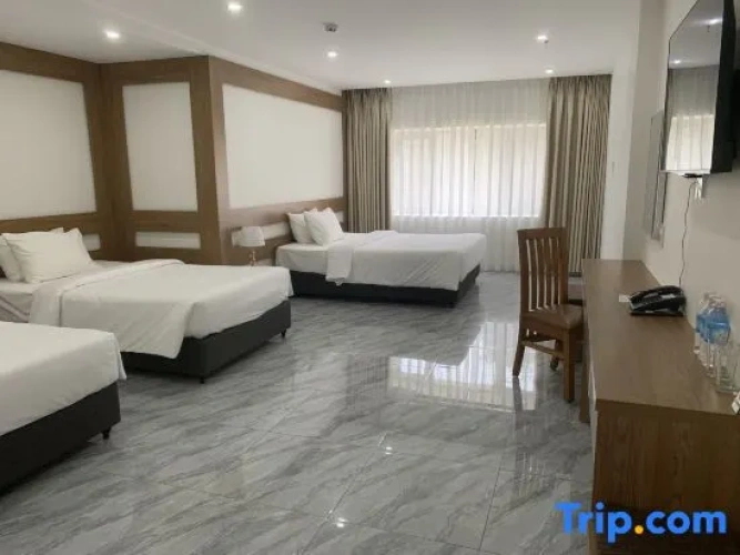 Deluxe Double room with city view