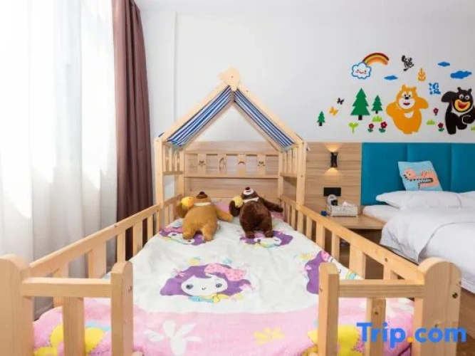 Standard Double room with city view