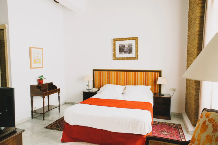 Ad Hoc Monumental Hotel
