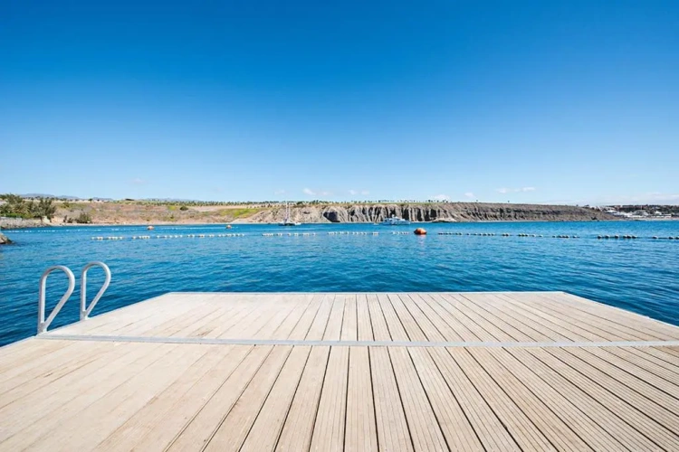 2 Bedrooms Villa