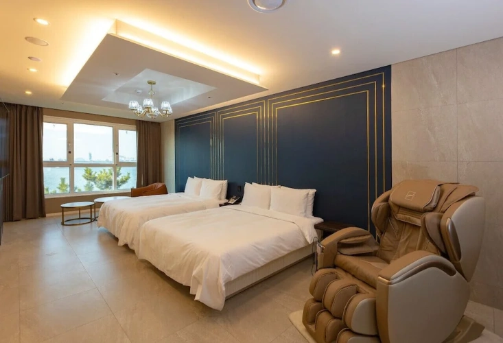 Family Suite with balcony and with river view