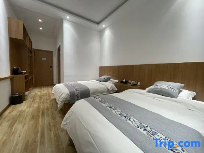 6 Bedrooms Standard room
