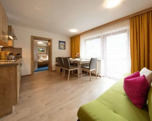 2 Bedrooms Comfort Apartment with balcony and with mountain view