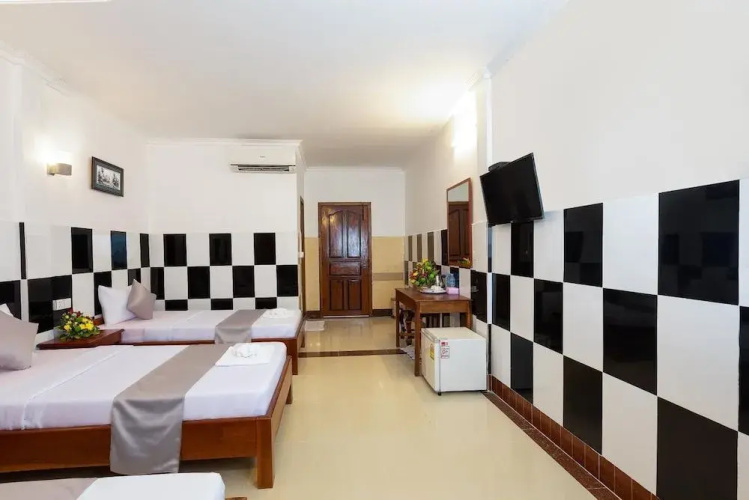 Botoum Hostel