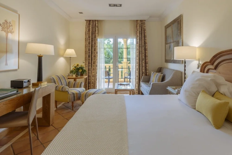 Deluxe Double room with garden view