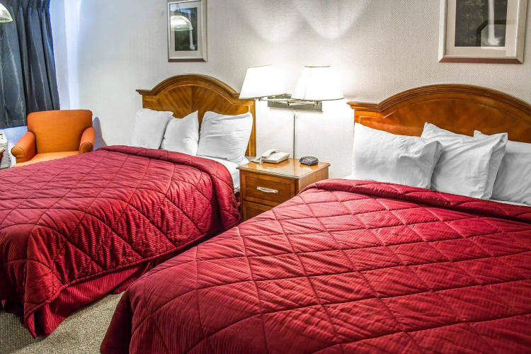 Rodeway Inn & Suites