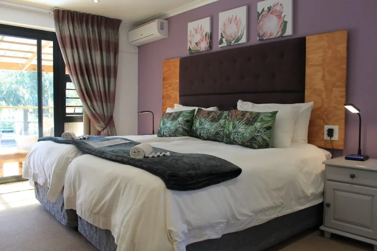 Deluxe Twin room with balcony
