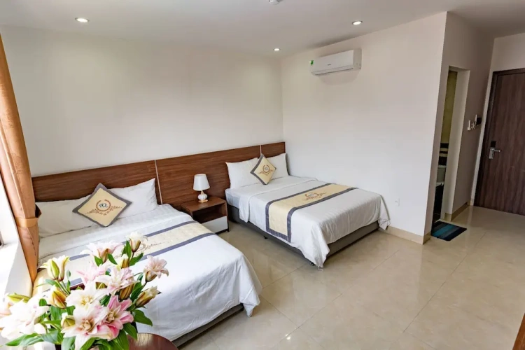 Superior Quadruple room with city view