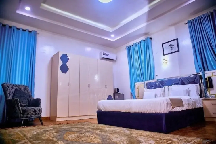 EVC  Apartments