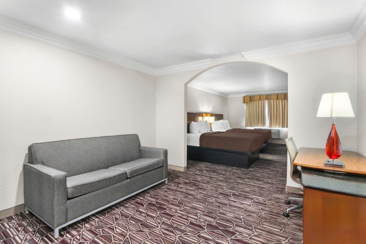 Quadruple Suite