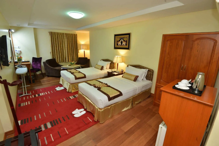 Grand Palace Hotel