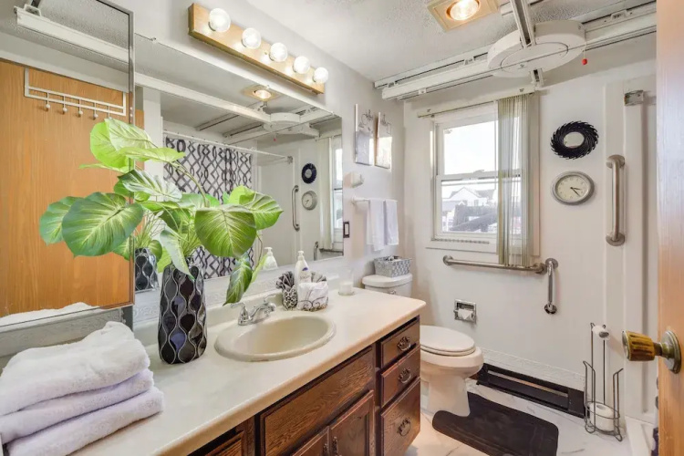 2 Blks to Snowmobile Trail: Home w/ Patio in Siren