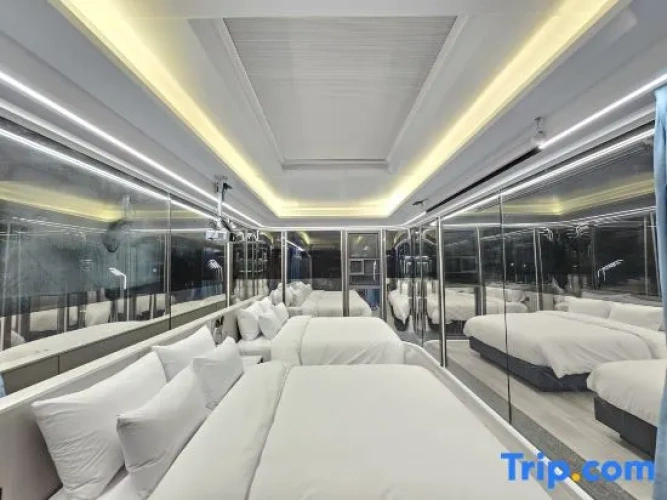 Standard Twin Family room with mountain view