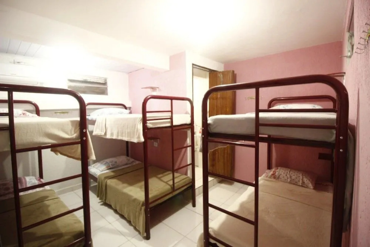 Hola Hostel