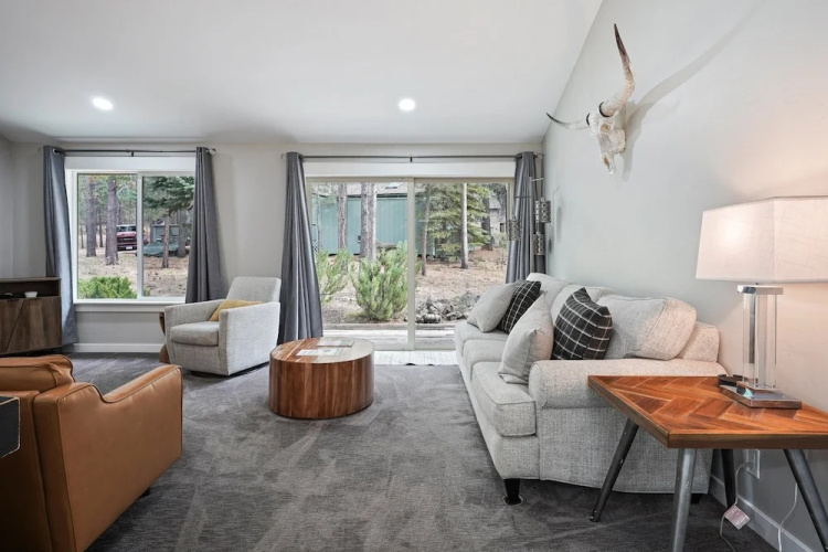 2 Killdeer Home features Private Hot Tub and Bikes to Explore Sunriver by RedAwning