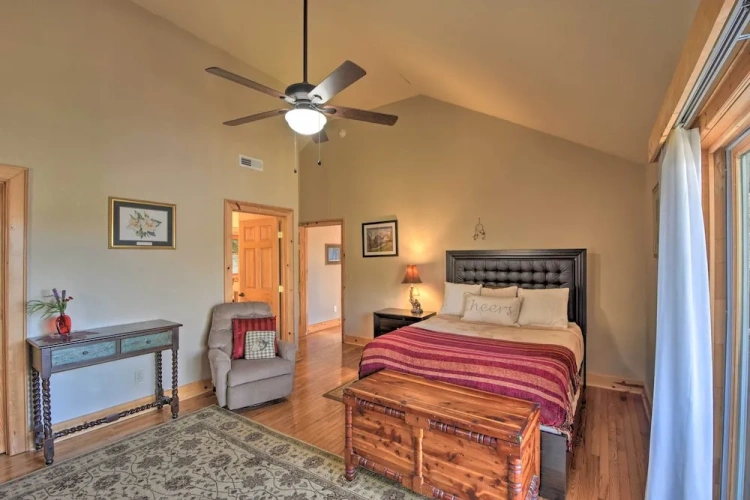 3 Bedrooms Cottage with balcony