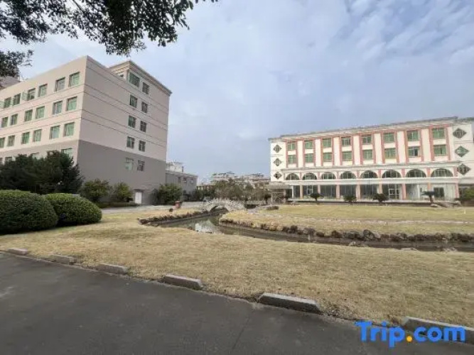 Jauntyo International Hotel