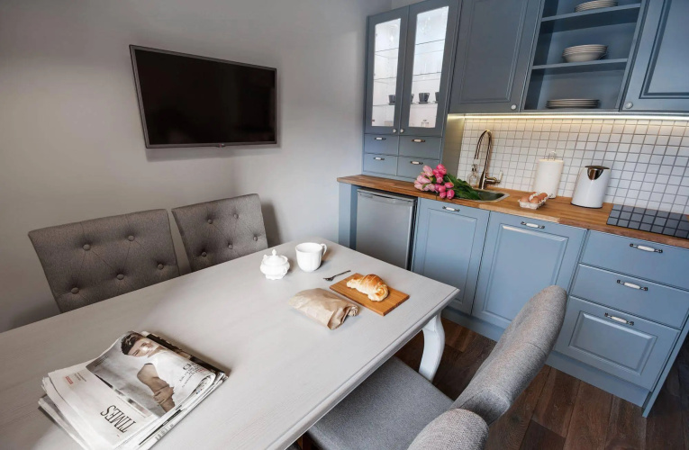 Too-good Apartments
