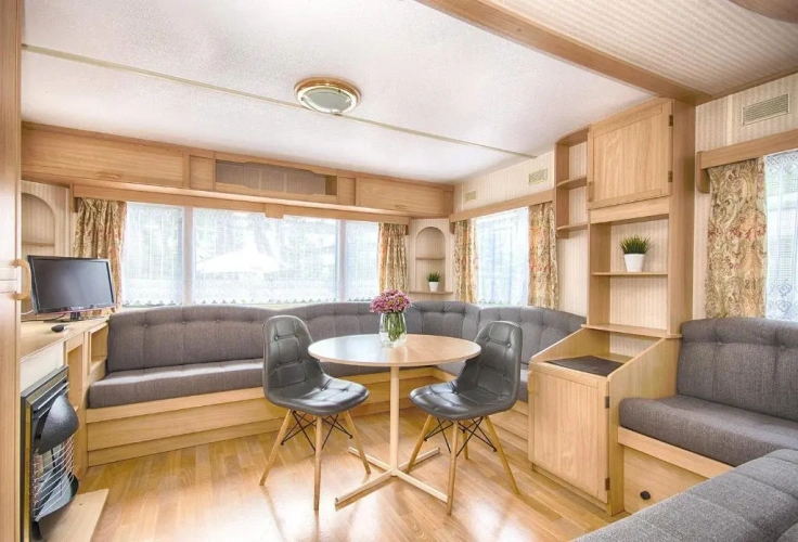 2 Bedrooms Chalet