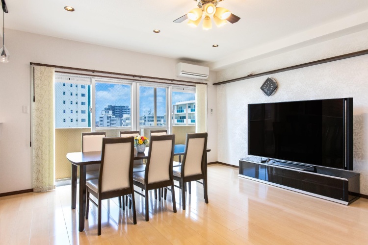 2 Bedrooms Apartment