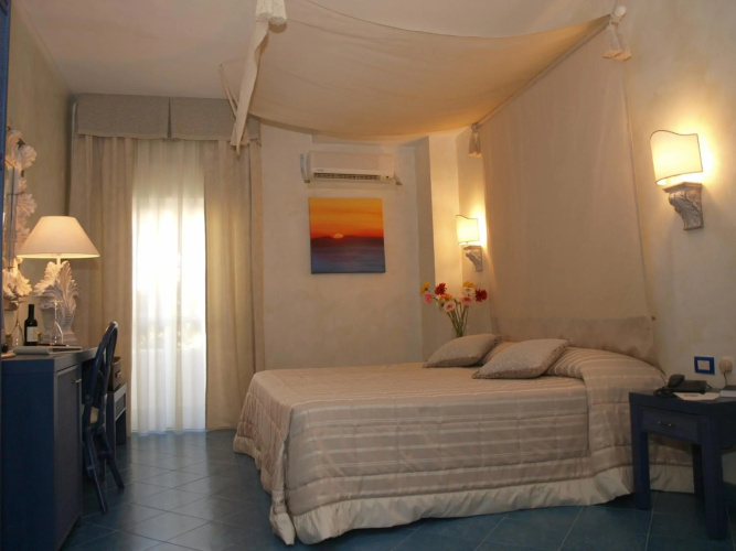 Hotel Baia Dei Faraglioni