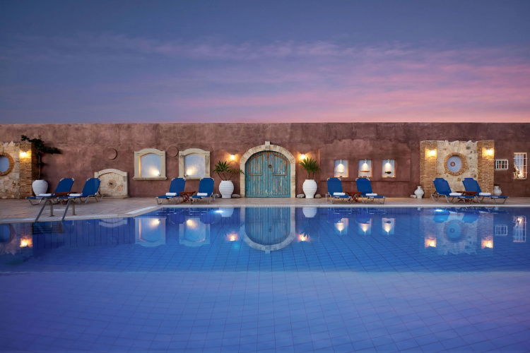 Golden Bay Aparthotel