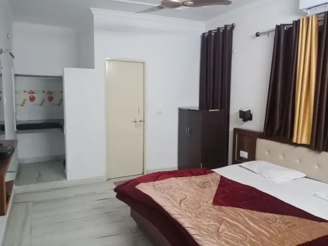 Hotel 4u