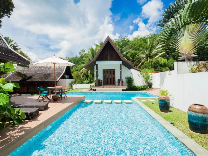 4 Bedrooms Villa