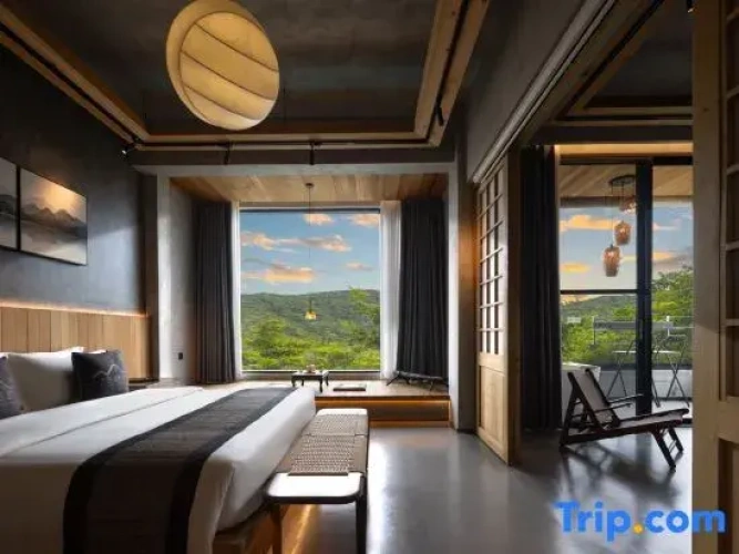 Executive Suite with balcony