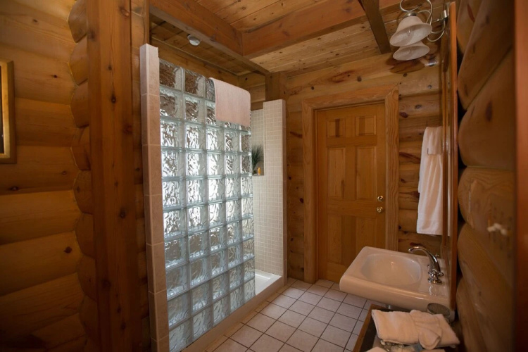 Elk Creek Lodging