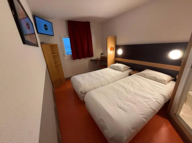 Twin room
