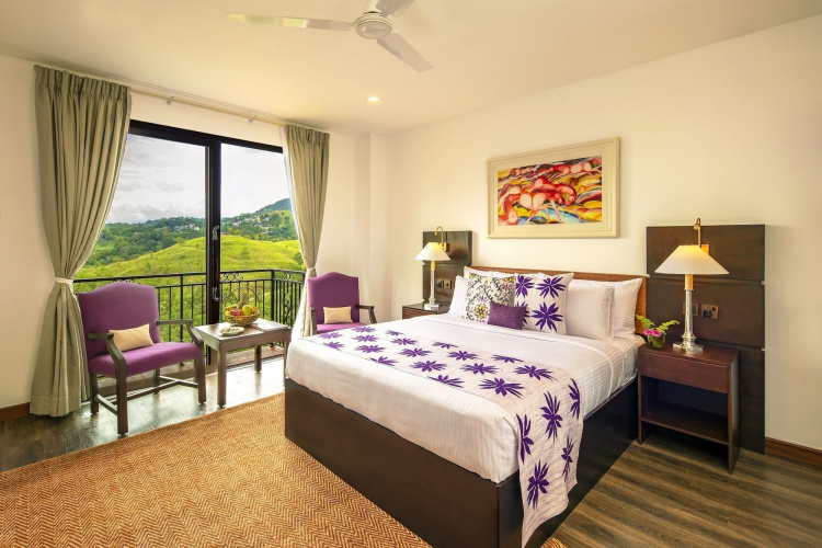 Fox Kandy by Fox Resorts- Luxury in the Mist