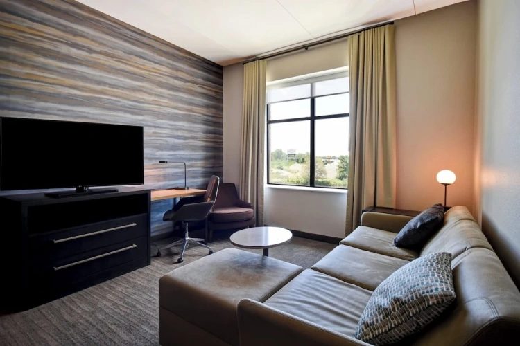 1 Bedroom Suite