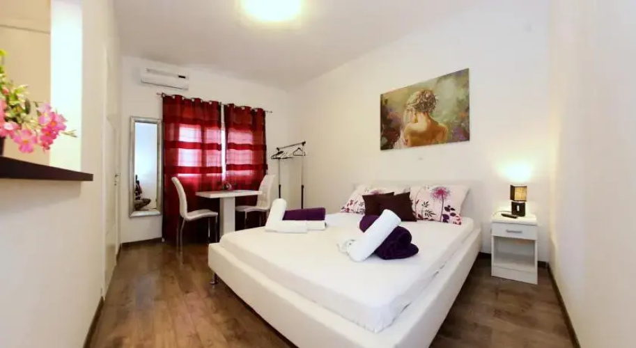 Apartments Maruna Self check-in