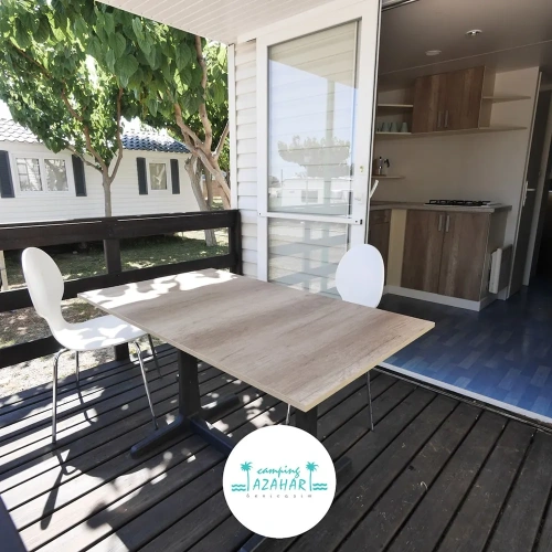 2 Bedrooms Bungalow
