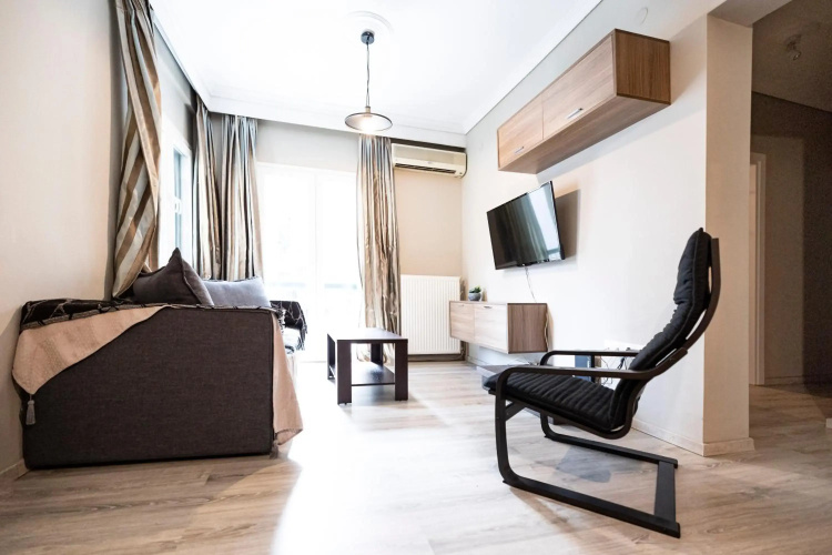 Delmare MQUEEN Apartment