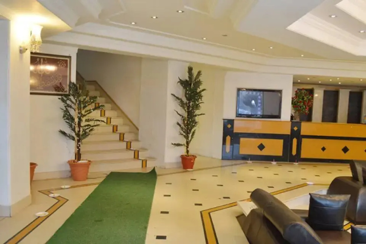 Hotel Hilltop