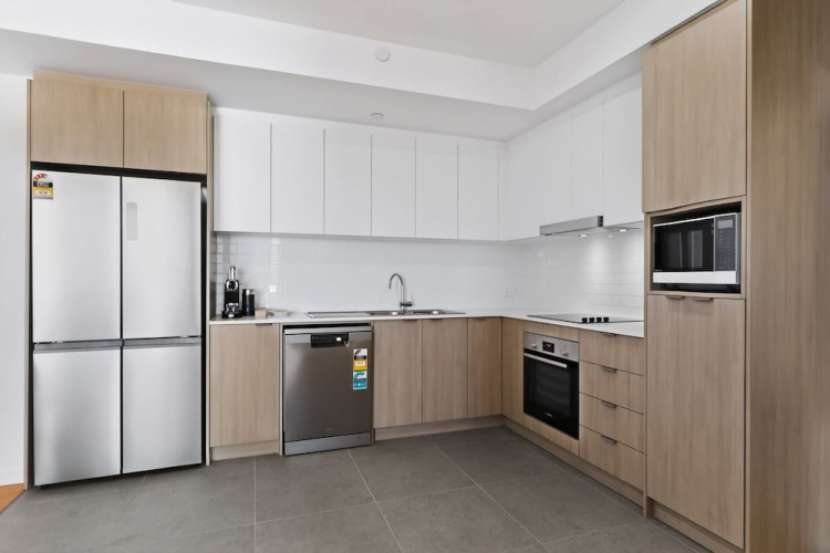 Newly Built 3 Bed Apartment With Onsite Parking