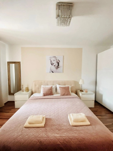 Apartment #Story