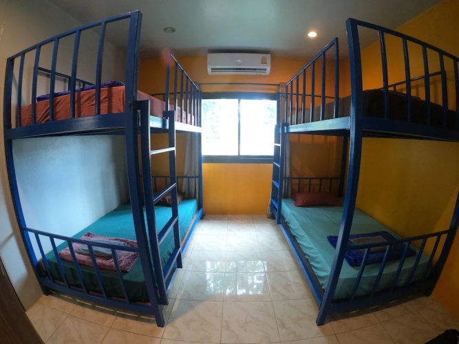 SLEEPYHEADHOSTEL
