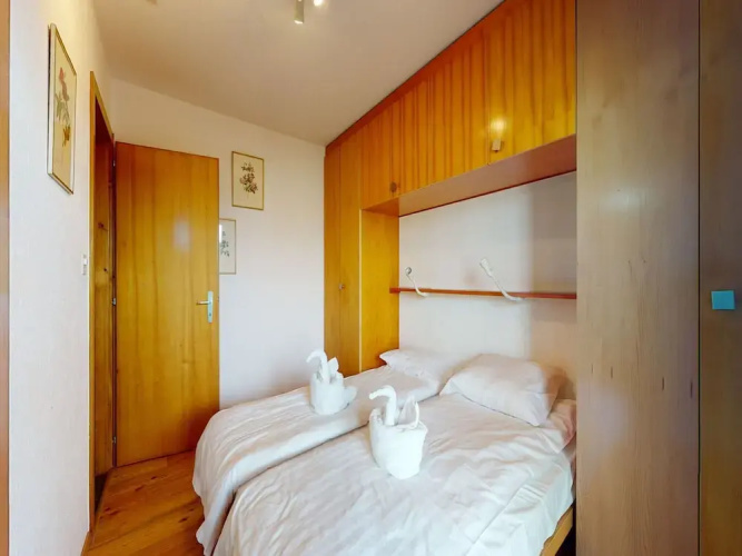 Apartment With Front Balcony