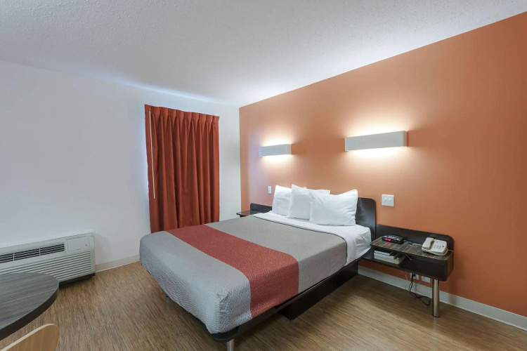 Motel 6 Brandon, MB