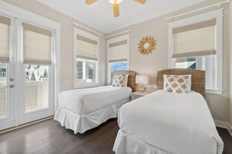 2 Bedrooms Comfort room