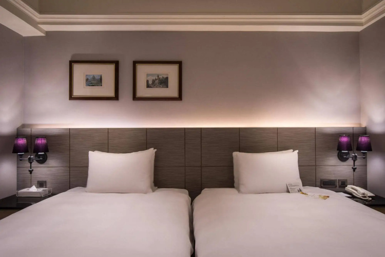 Lees Boutique Hotel