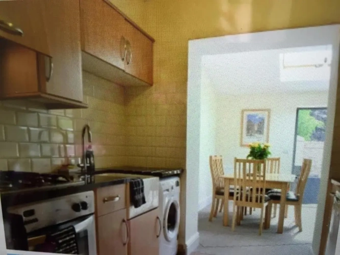 5 Bedrooms Cottage