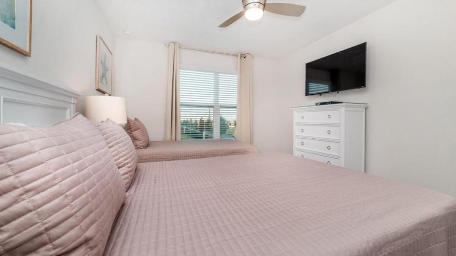 5 Bedrooms Cottage