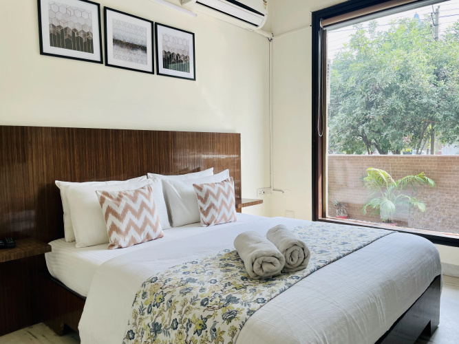 BluO Studio DLF Golf Course Road - Artemis
