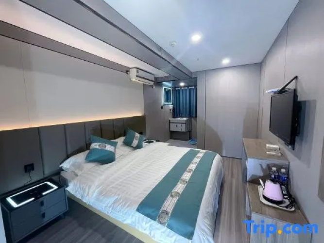 Yunxi Light Luxury Hotel