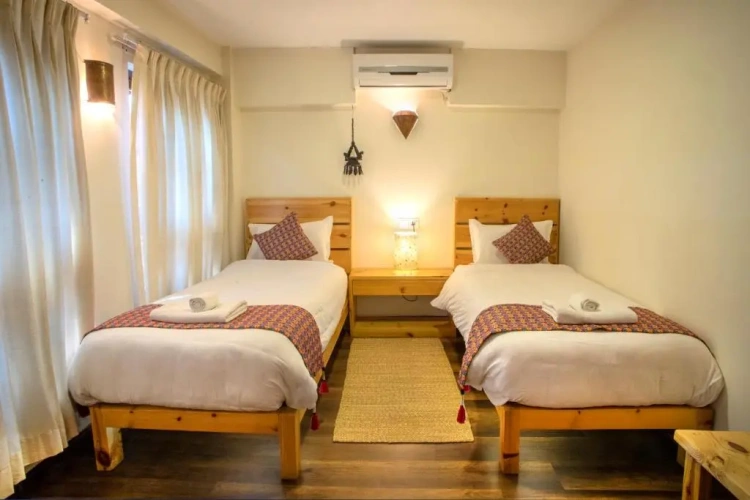 Standard Twin room